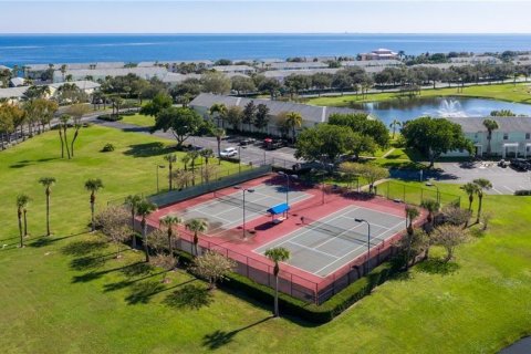 Condo in Saint Petersburg, Florida, 1 bedroom  № 1675716 - photo 30
