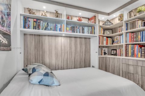 Condo in Miami, Florida, 2 bedrooms  № 1730822 - photo 17
