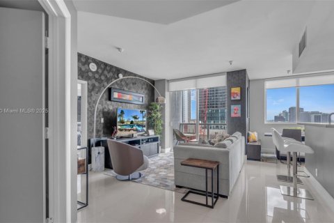 Condo in Miami, Florida, 2 bedrooms  № 1730822 - photo 5