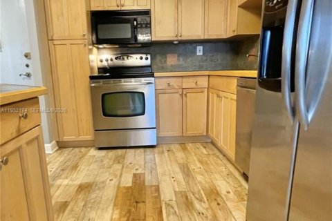 Снять в аренду кондоминиум в Холливуд, Флорида 1 спальня, 72.46м2, № 2006519 - фото 3