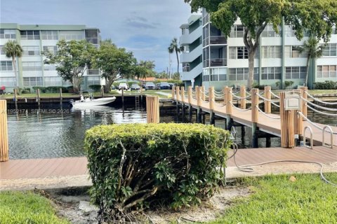 Снять в аренду кондоминиум в Холливуд, Флорида 1 спальня, 72.46м2, № 2006519 - фото 15