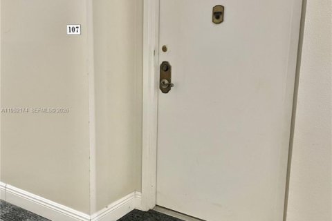 Снять в аренду кондоминиум в Холливуд, Флорида 1 спальня, 72.46м2, № 2006519 - фото 14