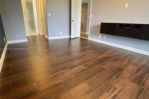 Снять в аренду кондоминиум в Холливуд, Флорида 1 спальня, 72.46м2, № 2006519 - фото 5