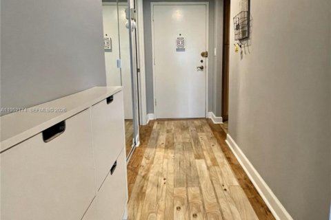 Снять в аренду кондоминиум в Холливуд, Флорида 1 спальня, 72.46м2, № 2006519 - фото 12