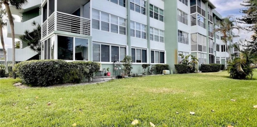 Кондоминиум с 1 спальней в Холливуд, Флорида № 2006519