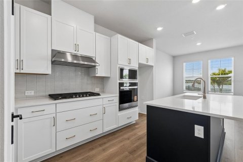 Townhouse in Sarasota, Florida 3 bedrooms, 162.86 sq.m. № 2151219 - photo 5
