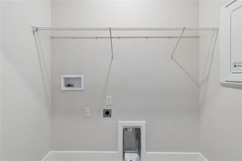 Townhouse in Sarasota, Florida 3 bedrooms, 162.86 sq.m. № 2151219 - photo 29