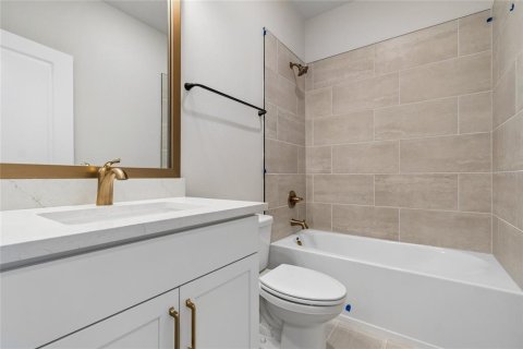 Townhouse in Sarasota, Florida 3 bedrooms, 162.86 sq.m. № 2151219 - photo 28