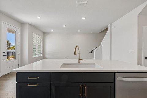 Townhouse in Sarasota, Florida 3 bedrooms, 162.86 sq.m. № 2151219 - photo 7
