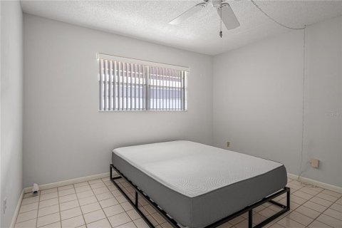 Condo in Palm Bay, Florida, 2 bedrooms № 2225381 - photo 17
