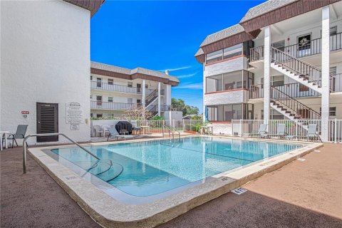 Condo in Palm Bay, Florida, 2 bedrooms № 2225381 - photo 19