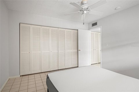 Condo in Palm Bay, Florida, 2 bedrooms № 2225381 - photo 18