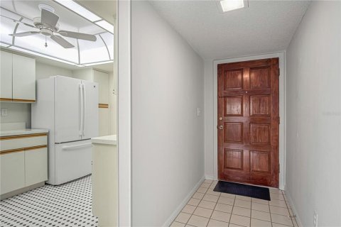 Condo in Palm Bay, Florida, 2 bedrooms № 2225381 - photo 6