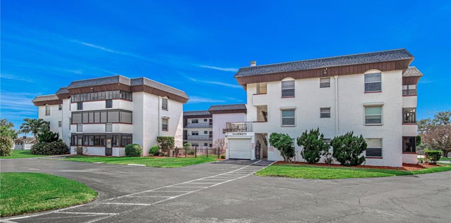 Condo in Palm Bay, Florida, 2 bedrooms № 2225381