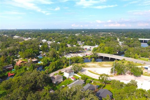 House in Tampa, Florida 3 bedrooms, 97.73 sq.m. № 1531174 - photo 25