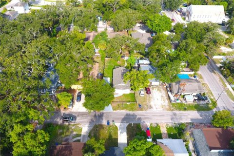 House in Tampa, Florida 3 bedrooms, 97.73 sq.m. № 1531174 - photo 27