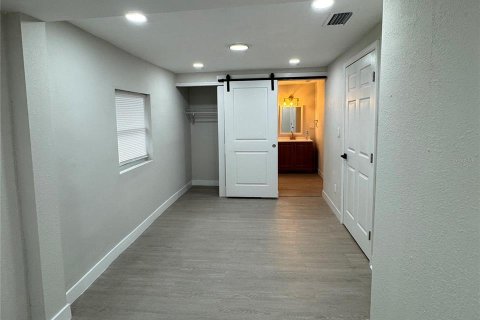 House in Tampa, Florida 3 bedrooms, 97.73 sq.m. № 1531174 - photo 7