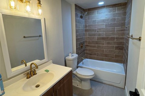 House in Tampa, Florida 3 bedrooms, 97.73 sq.m. № 1531174 - photo 13