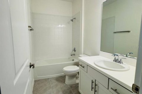 Townhouse in Winter Garden, Florida 4 bedrooms, 204.38 sq.m. № 1914469 - photo 15