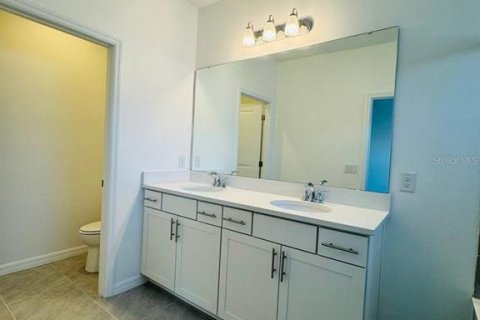 Townhouse in Winter Garden, Florida 4 bedrooms, 204.38 sq.m. № 1914469 - photo 18