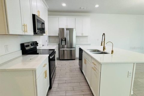 Townhouse in Winter Garden, Florida 4 bedrooms, 204.38 sq.m. № 1914469 - photo 7