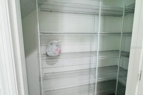 Townhouse in Winter Garden, Florida 4 bedrooms, 204.38 sq.m. № 1914469 - photo 11