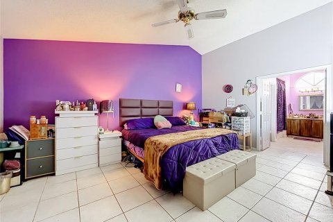 Casa en venta en Kissimmee, Florida, 5 dormitorios, 319.03 m2 № 2308759 - foto 22