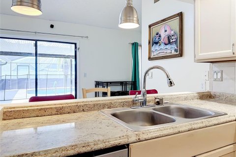 Casa en venta en Kissimmee, Florida, 5 dormitorios, 319.03 m2 № 2308759 - foto 16