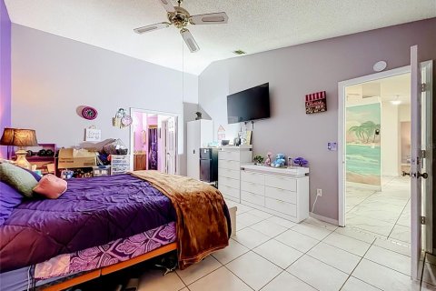 Casa en venta en Kissimmee, Florida, 5 dormitorios, 319.03 m2 № 2308759 - foto 21