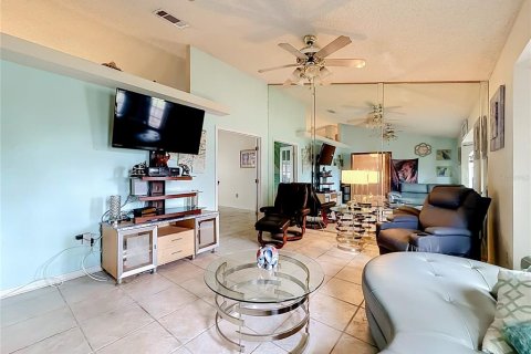 Casa en venta en Kissimmee, Florida, 5 dormitorios, 319.03 m2 № 2308759 - foto 9