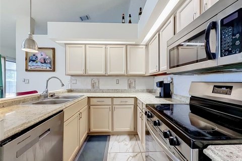 Casa en venta en Kissimmee, Florida, 5 dormitorios, 319.03 m2 № 2308759 - foto 14