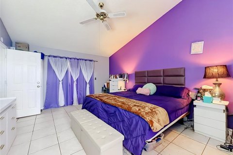 Casa en venta en Kissimmee, Florida, 5 dormitorios, 319.03 m2 № 2308759 - foto 23