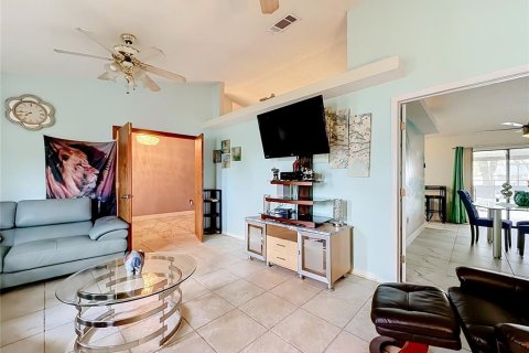 Casa en venta en Kissimmee, Florida, 5 dormitorios, 319.03 m2 № 2308759 - foto 10