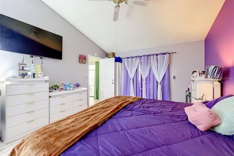 Casa en venta en Kissimmee, Florida, 5 dormitorios, 319.03 m2 № 2308759 - foto 24