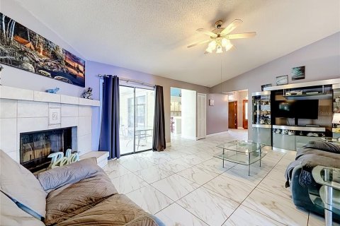 Casa en venta en Kissimmee, Florida, 5 dormitorios, 319.03 m2 № 2308759 - foto 7