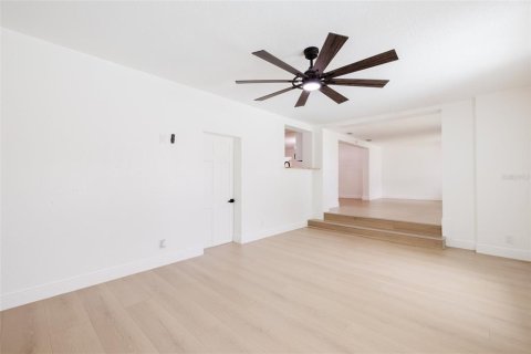 House in Clearwater, Florida 2 bedrooms, 155.89 sq.m. № 1913501 - photo 28