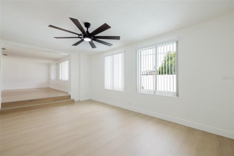 House in Clearwater, Florida 2 bedrooms, 155.89 sq.m. № 1913501 - photo 27
