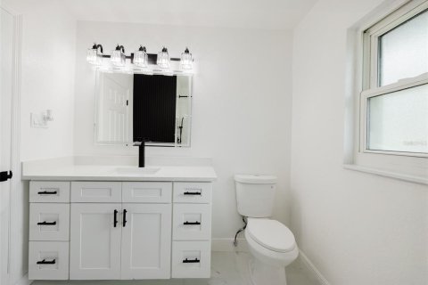 House in Clearwater, Florida 2 bedrooms, 155.89 sq.m. № 1913501 - photo 17