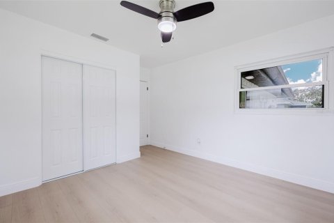 House in Clearwater, Florida 2 bedrooms, 155.89 sq.m. № 1913501 - photo 25