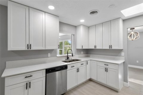 House in Ocala, Florida 3 bedrooms, 140.84 sq.m. № 1772080 - photo 6