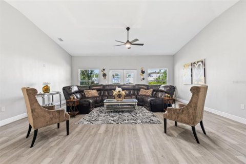 Casa en venta en Ormond Beach, Florida, 3 dormitorios, 178.65 m2 № 1682924 - foto 8