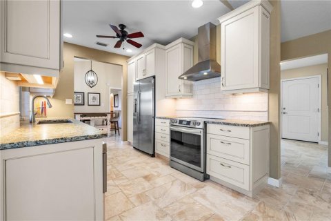 House in Punta Gorda, Florida 2 bedrooms, 146.79 sq.m. № 1725485 - photo 25