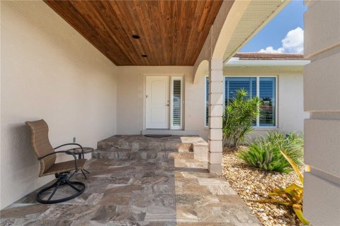 House in Punta Gorda, Florida 2 bedrooms, 146.79 sq.m. № 1725485 - photo 16