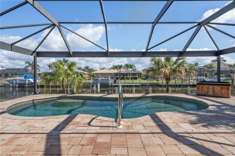 House in Punta Gorda, Florida 2 bedrooms, 146.79 sq.m. № 1725485 - photo 4