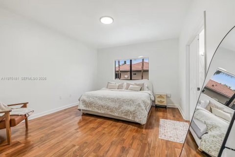 Villa ou maison à vendre à Miami, Floride: 5 chambres, 234.76 m2 № 2038425 - photo 24