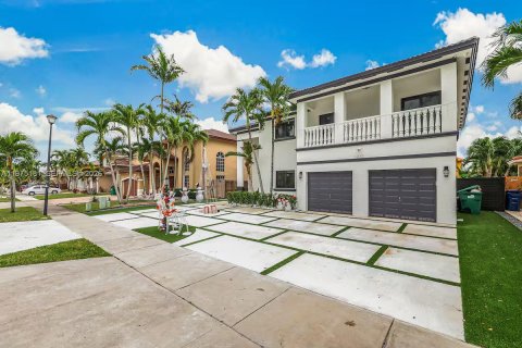 Villa ou maison à vendre à Miami, Floride: 5 chambres, 234.76 m2 № 2038425 - photo 3