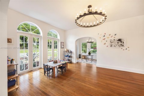 Villa ou maison à vendre à Coral Gables, Floride: 4 chambres, 344.2 m2 № 2005001 - photo 8