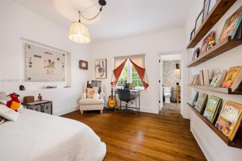 Villa ou maison à vendre à Coral Gables, Floride: 4 chambres, 344.2 m2 № 2005001 - photo 20