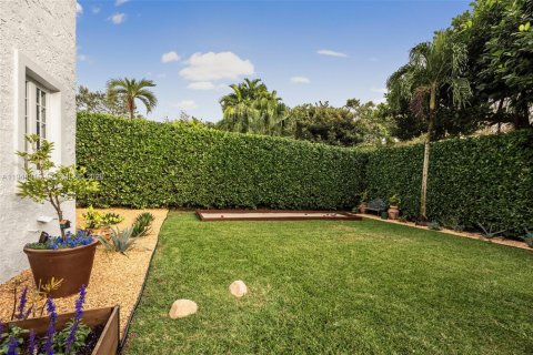 Villa ou maison à vendre à Coral Gables, Floride: 4 chambres, 344.2 m2 № 2005001 - photo 28