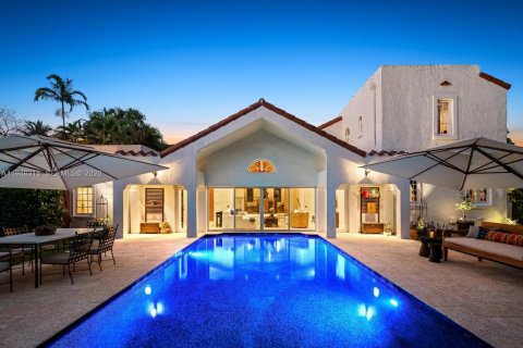Villa ou maison à vendre à Coral Gables, Floride: 4 chambres, 344.2 m2 № 2005001 - photo 2